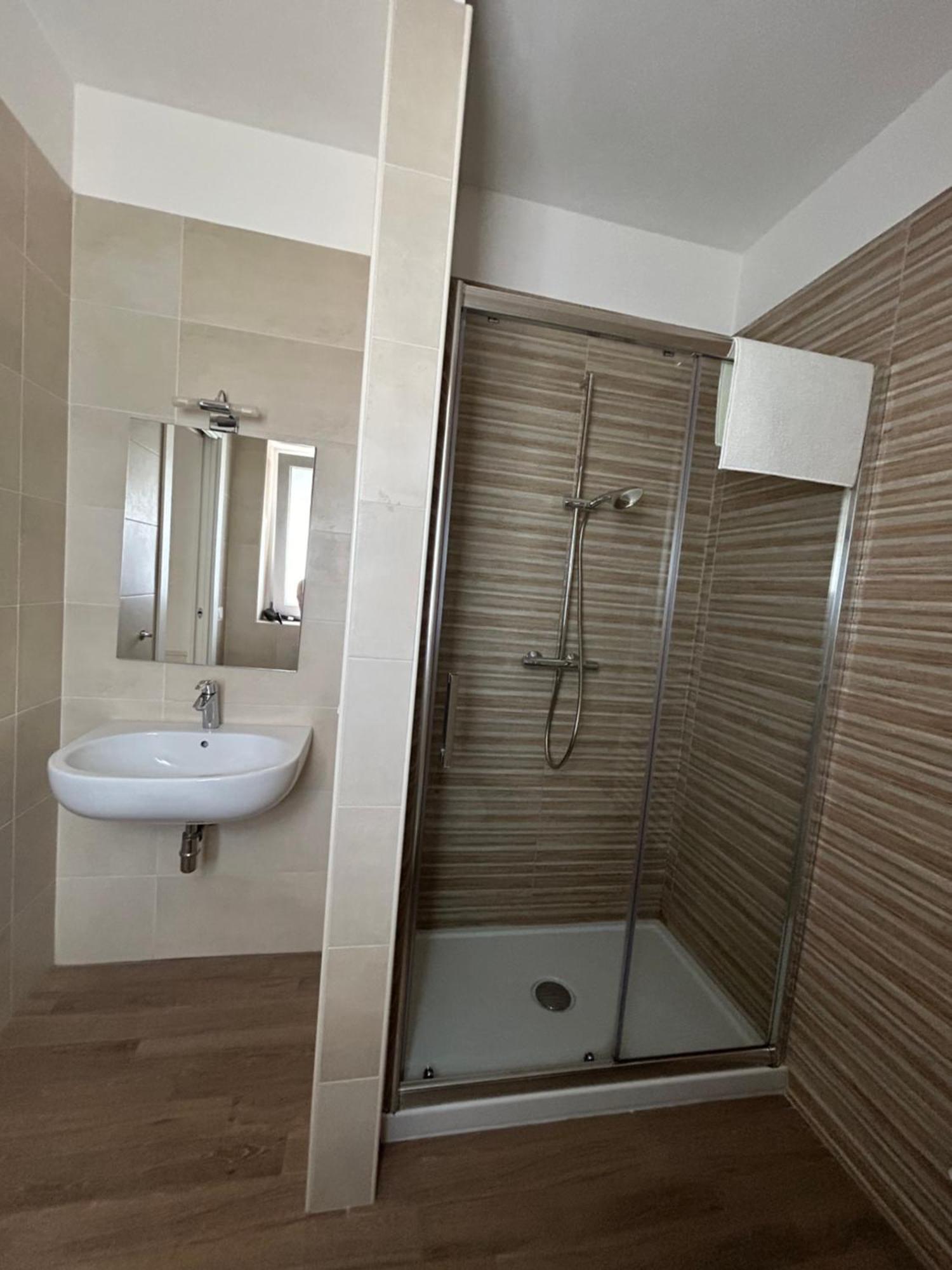 Residence Petroni 16 باري المظهر الخارجي الصورة